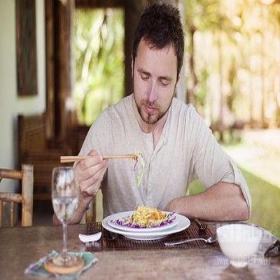 چرا پس از خوردن غذا دچار سردرد می‌شویم؟