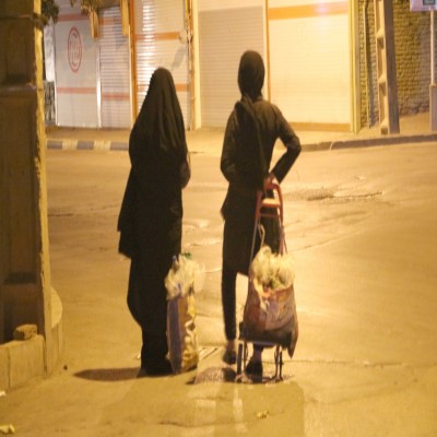 زنان سرپرست‌خانوار، حرکت بر لبه تیغ