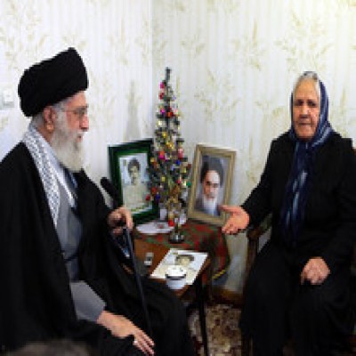 روایت دیدار رهبر انقلاب اسلامی با خانواده‌ی شهیدِ آشوری «روبرت لازار»