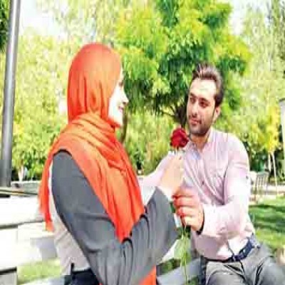 فقط یک همسر خوشحال، یاری‌بخش است
