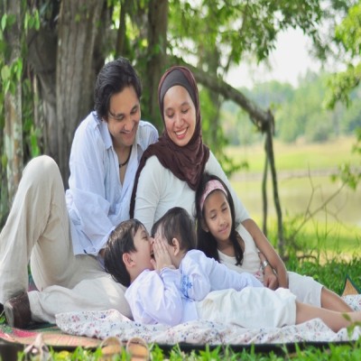 چگونه یک خانواده شاد باشیم ؟