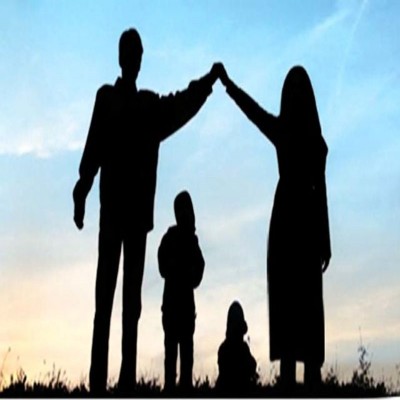 جایگاه پدر در دستان مادر