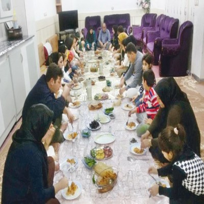 به خاطر کودکتان دور هم غذا بخورید