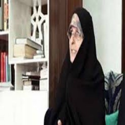 عروس و داماد با کتاب‌ها غافلگیر شدند