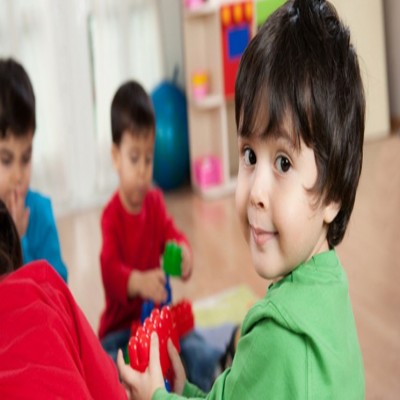 فرزندان مستقل و وابسته حاصل تربیت والدین هستند/به جای بچه‌ها حرف نزنیم