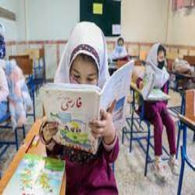 غفلت‌هایی که جبران ناپذیرند/ دبستانی‌های دور از مدرسه و همکلاسی