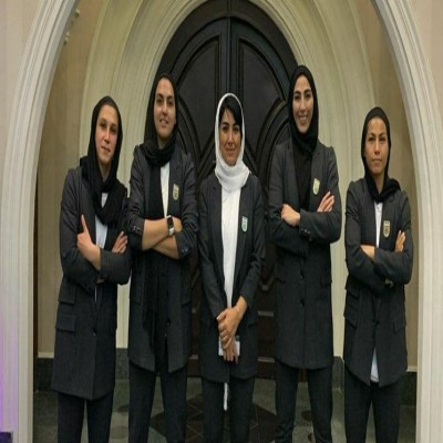 واکنش های منفی به لباس مردانه تیم ملی فوتبال بانوان/ تلفیق کج سلیقگی و بی توجهی به عرف جامعه