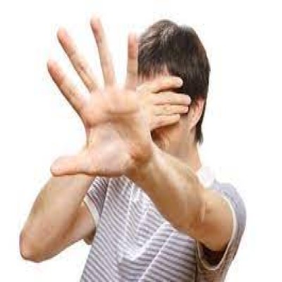 چگونه با احساس بی‌ارزشی مبارزه کنیم؟/ بیماری پنهانی که جسم و روح انسان را می بلعد