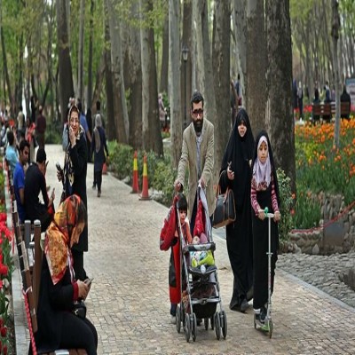 وظیفه پدران فقط تأمین نیازهای اقتصادی نیست