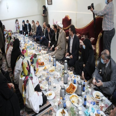 معنویت سفره افطار جای چشم‌وهم‌چشمی نیست