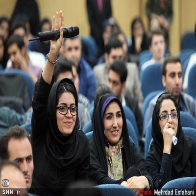 وقار اجتماعی؛ تحلیل تأثیر عفت و حیا در حضور اجتماعی زنان و مردان
